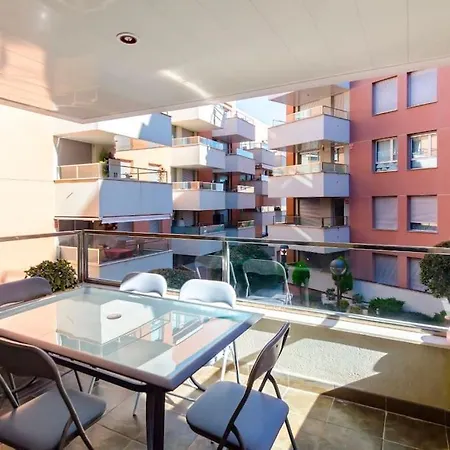 Sa Boadella Con Piscina Y Garaje Close To The